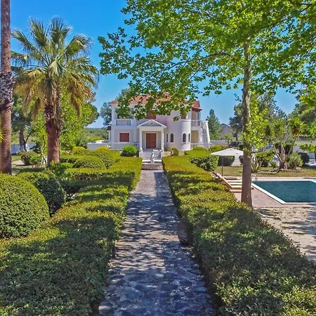 Adriana Di Levante Villa Áyios Kírikos